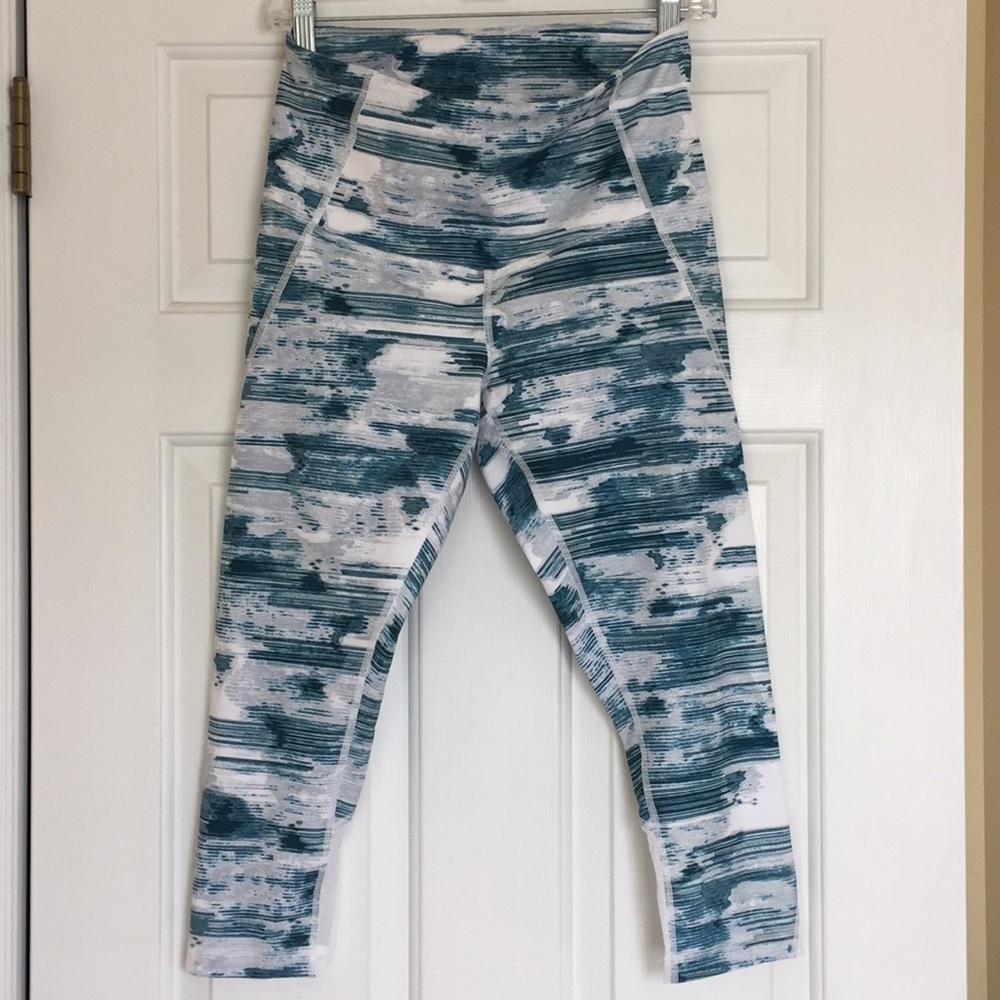Zella Capri pants size medium